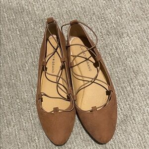 Lucky Brand Women's Tan Lace-Up Flats